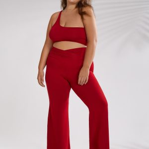 CRIMSON_Web_ZahraTop_FreyaPant_XL2_9c5ad484-d23d-4033-a44f-c515998b5336